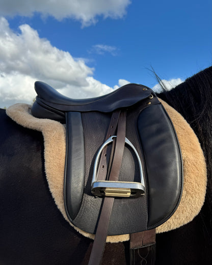 Foxbury Heritage Cream Tweed Merino Wool on Horse