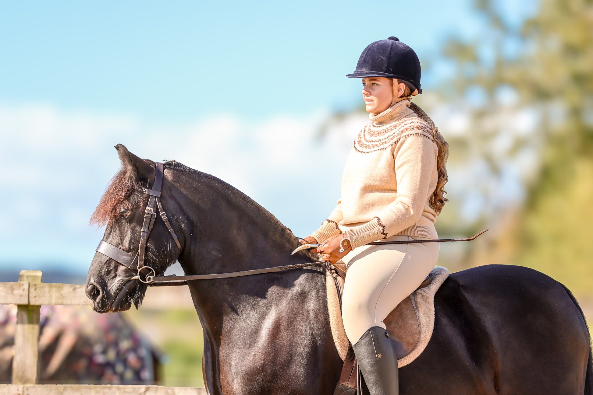 Model Riding with Foxbury Heritage Saddle Pad in Cream Tweed Merino Wool